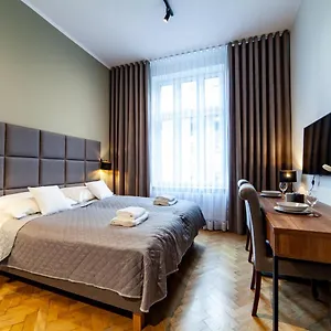 Milu Kurkowa , Cracovia Polonia